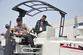 2012年徐工集團養護產品技術交流暨產品展示會隆重召開